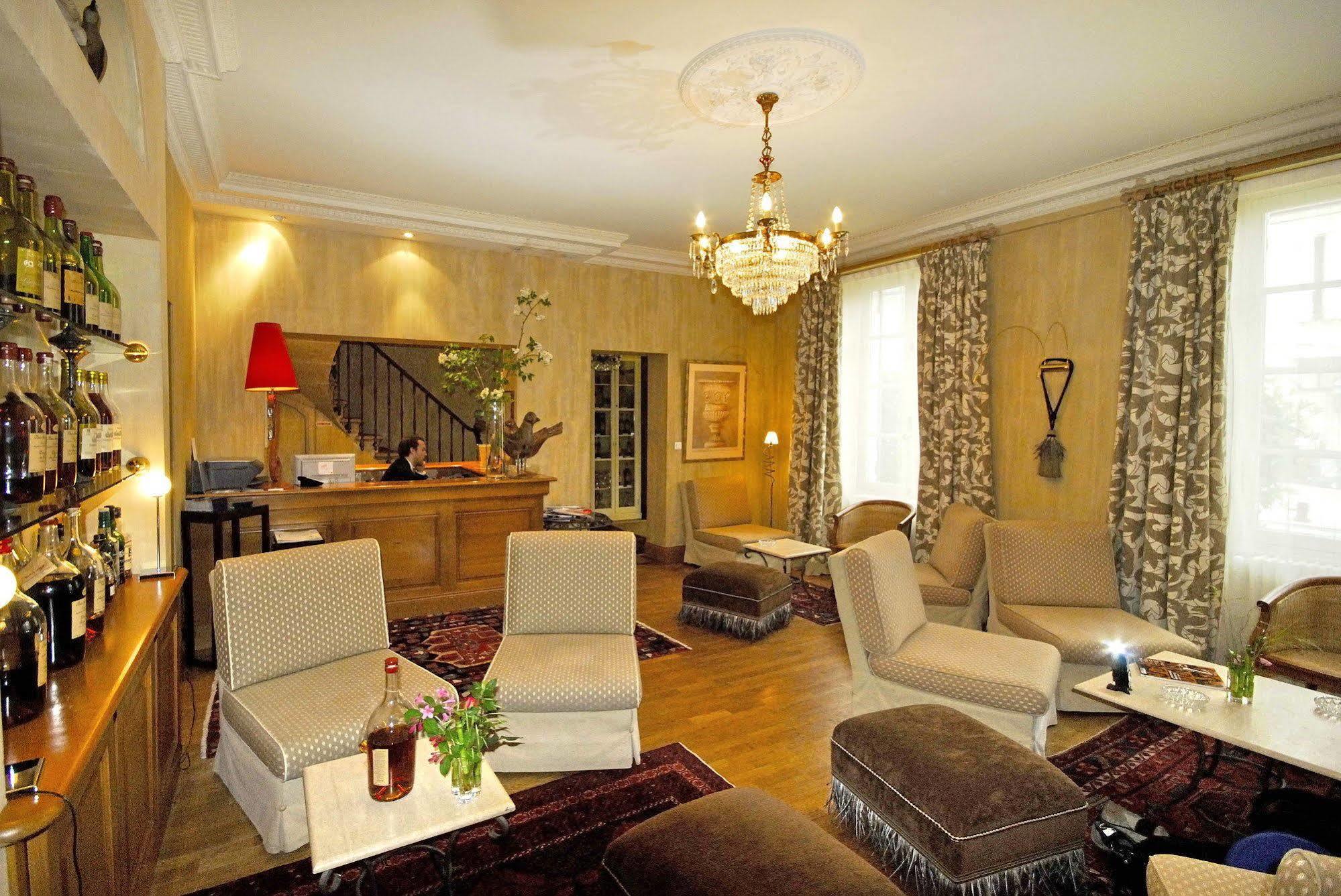 Logis Hotel - Restaurant Maison Claude Darroze Langon  Dış mekan fotoğraf