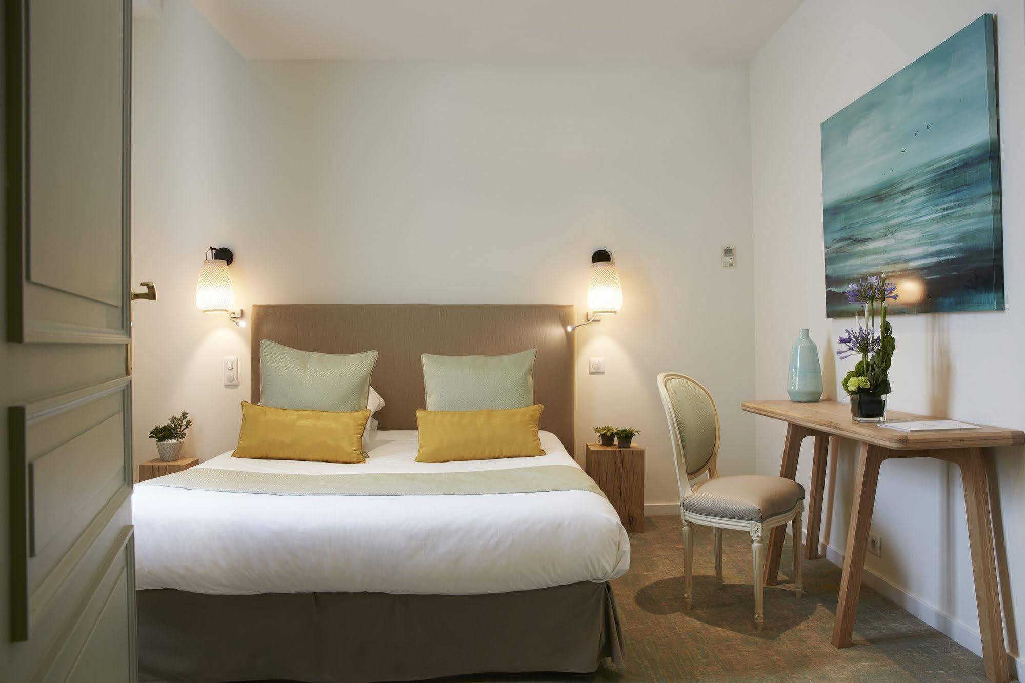 Logis Hotel - Restaurant Maison Claude Darroze Langon  Dış mekan fotoğraf